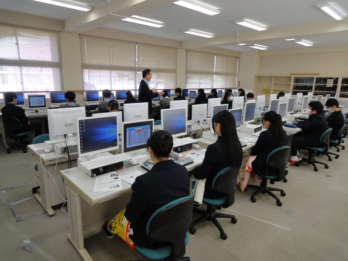 前橋東高校での講義の様子