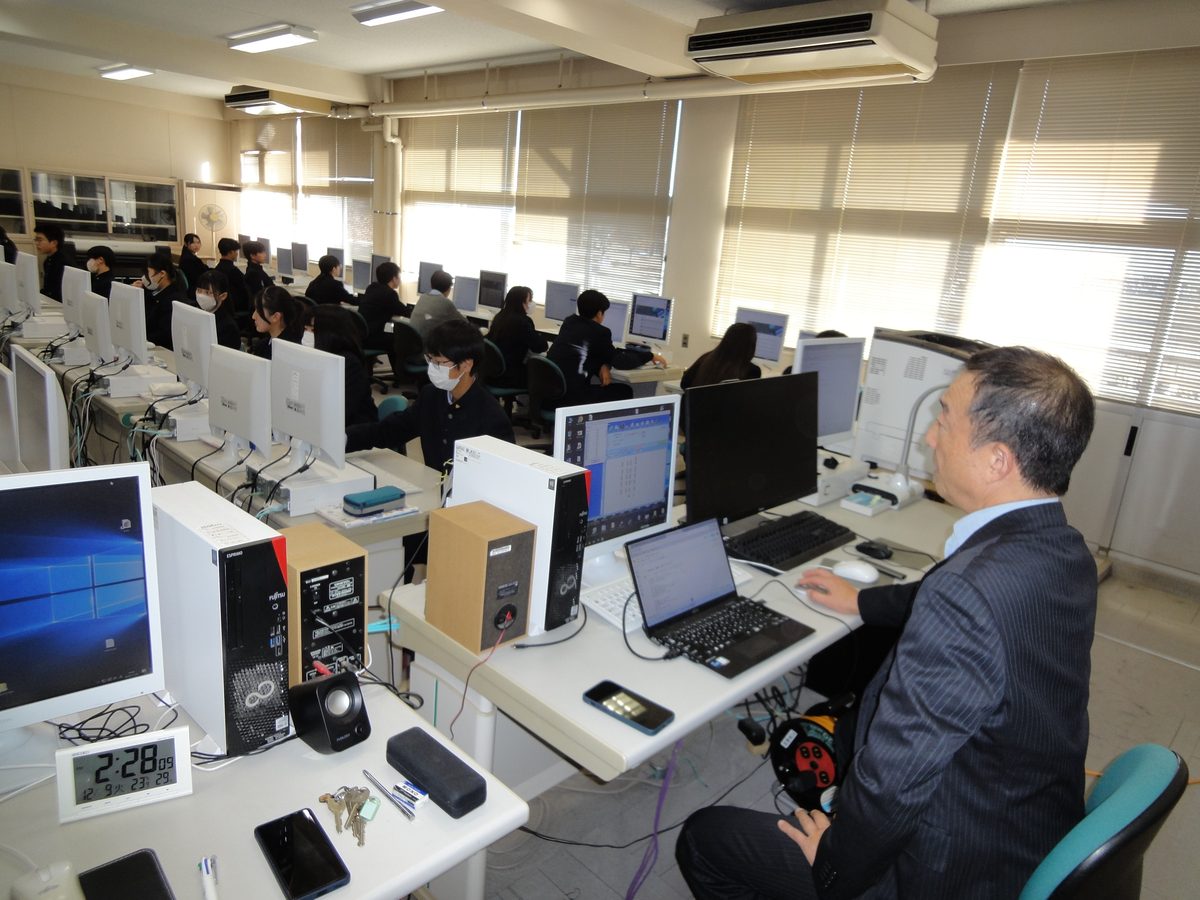 前橋東高校での講義の様子